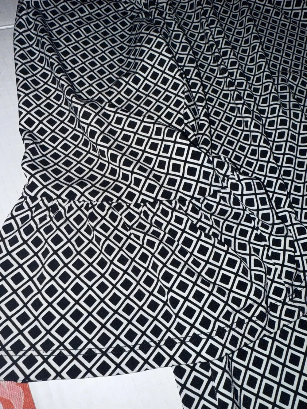 Michael Kors Women's Black & White Geometric stretch collar Long-Sleeve Top
